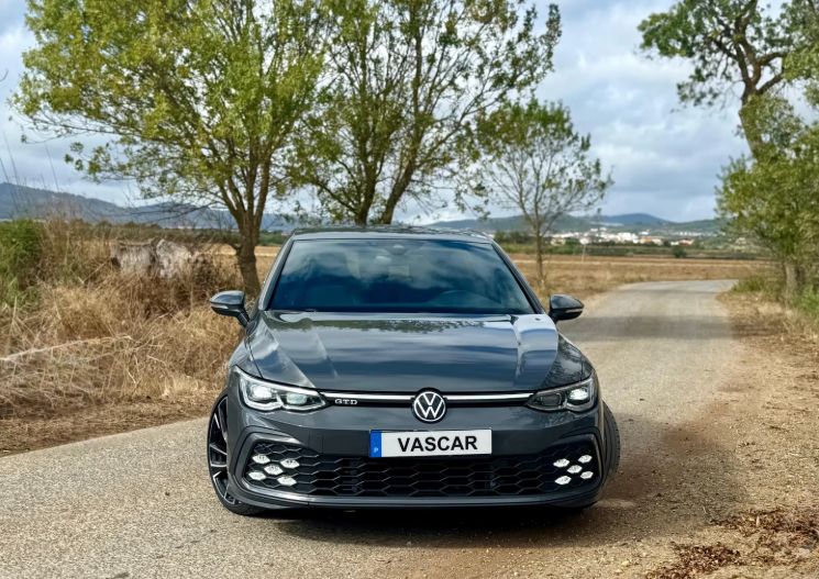 volkswagen-golf-2-0-tdi-scr-4motion-2022-diesel-1968cc