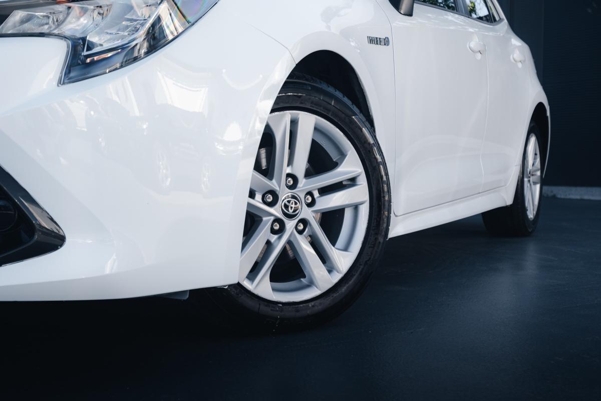 toyota-corolla-2020-hibrido-a-gasolina-1798cc