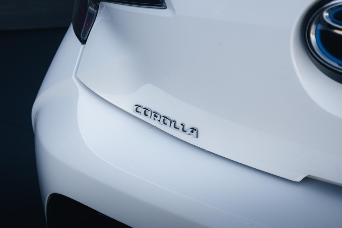 toyota-corolla-2020-hibrido-a-gasolina-1798cc