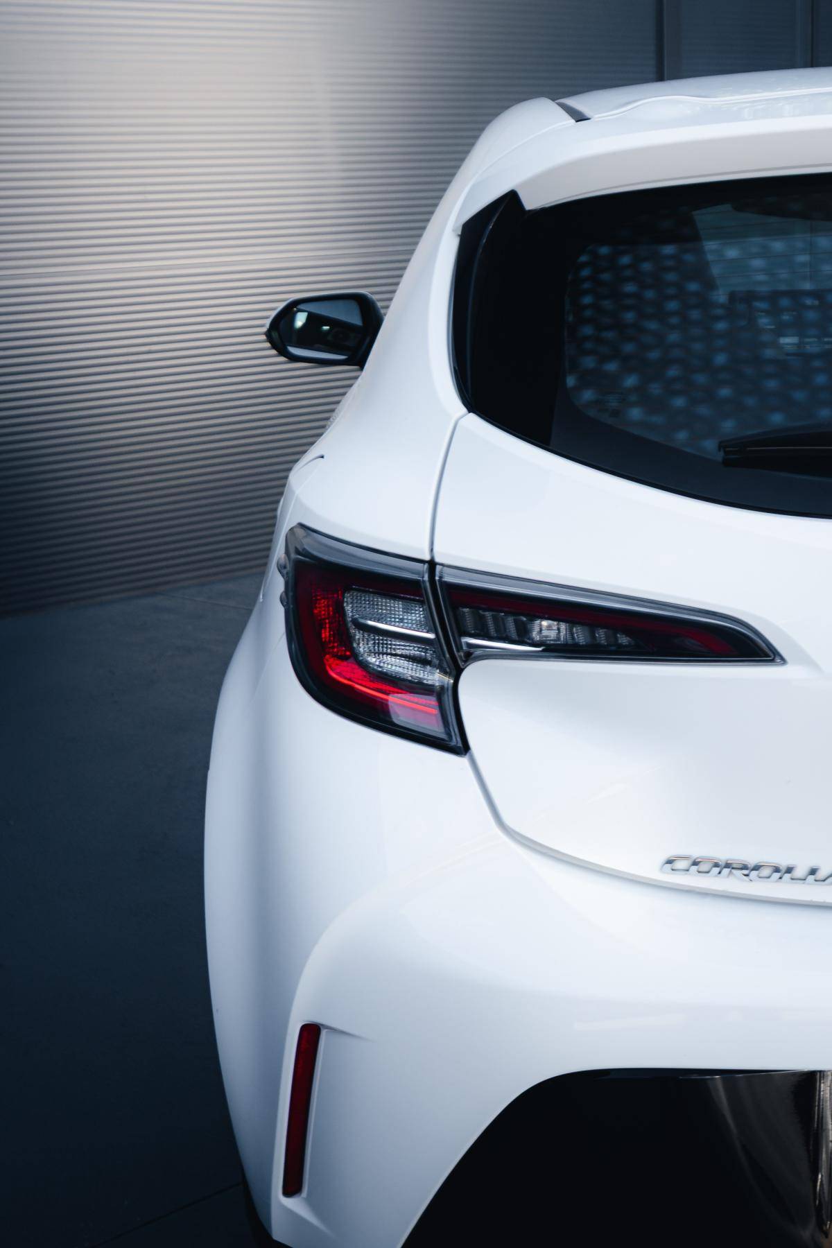 toyota-corolla-2020-hibrido-a-gasolina-1798cc