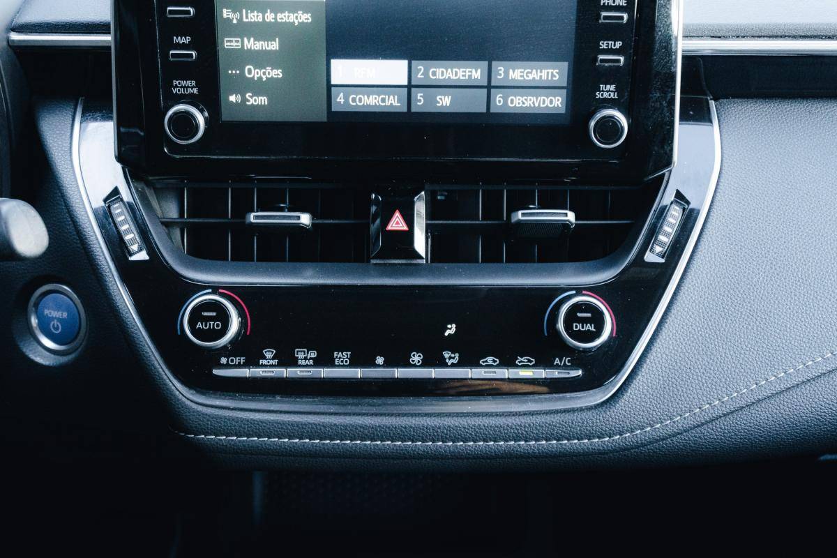 toyota-corolla-2020-hibrido-a-gasolina-1798cc