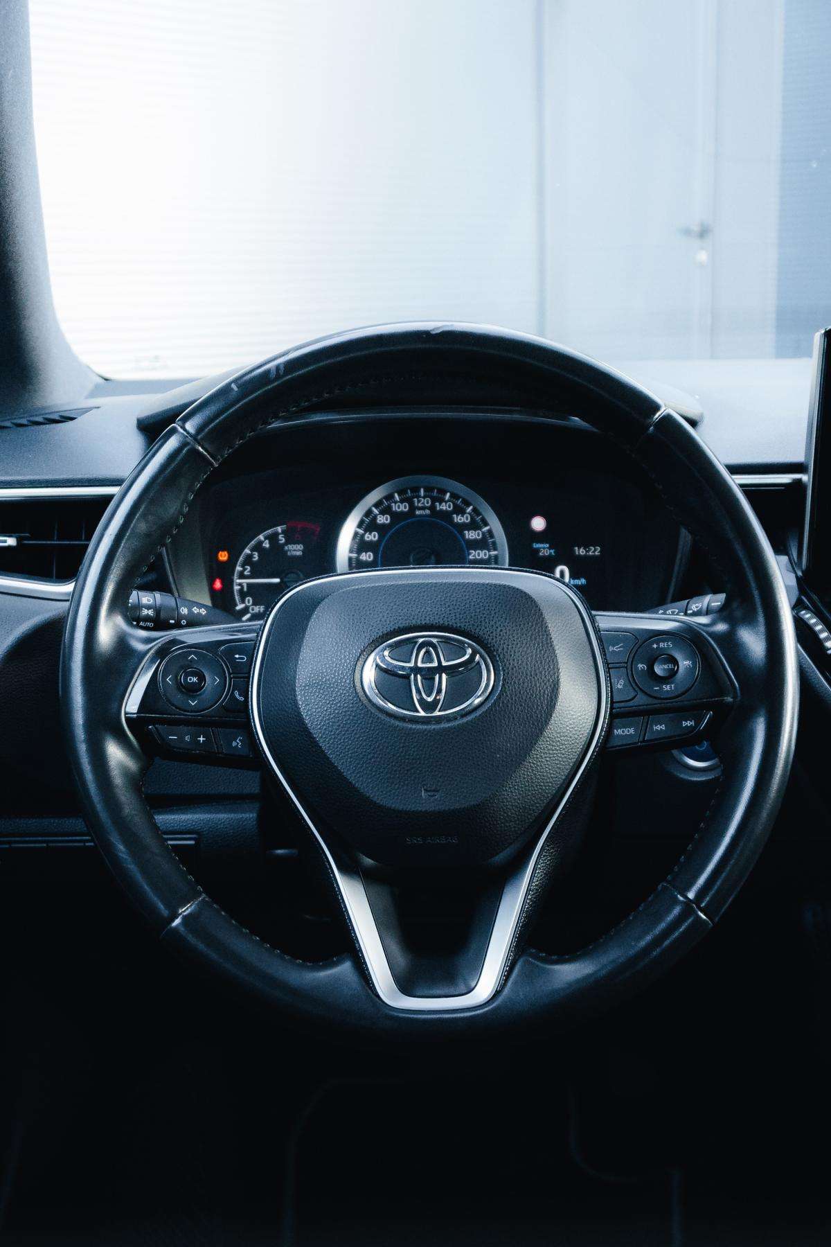 toyota-corolla-2020-hibrido-a-gasolina-1798cc