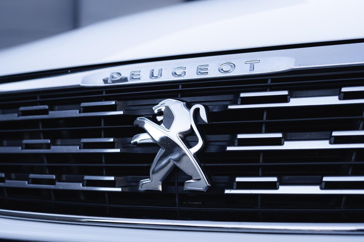 peugeot-308-sw-2018-diesel-1499cc