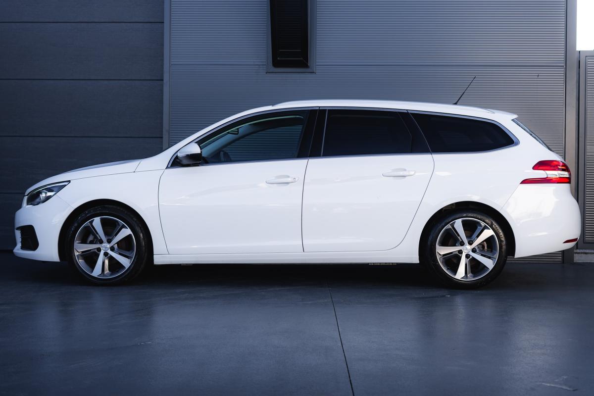 peugeot-308-sw-2018-diesel-1499cc