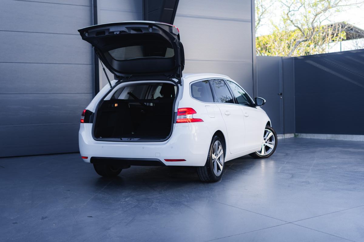 peugeot-308-sw-2018-diesel-1499cc