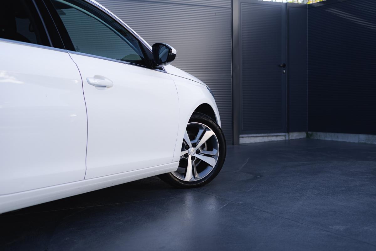 peugeot-308-sw-2018-diesel-1499cc