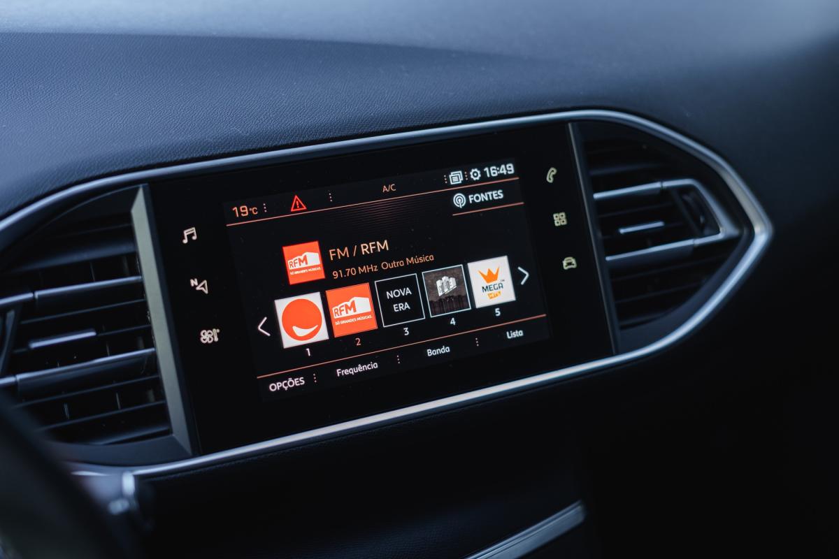 peugeot-308-sw-2018-diesel-1499cc