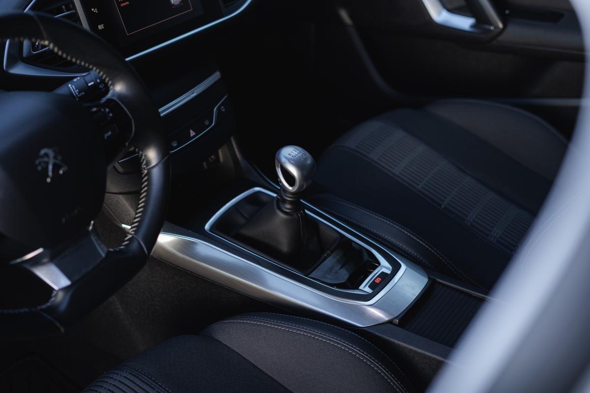 peugeot-308-sw-2018-diesel-1499cc