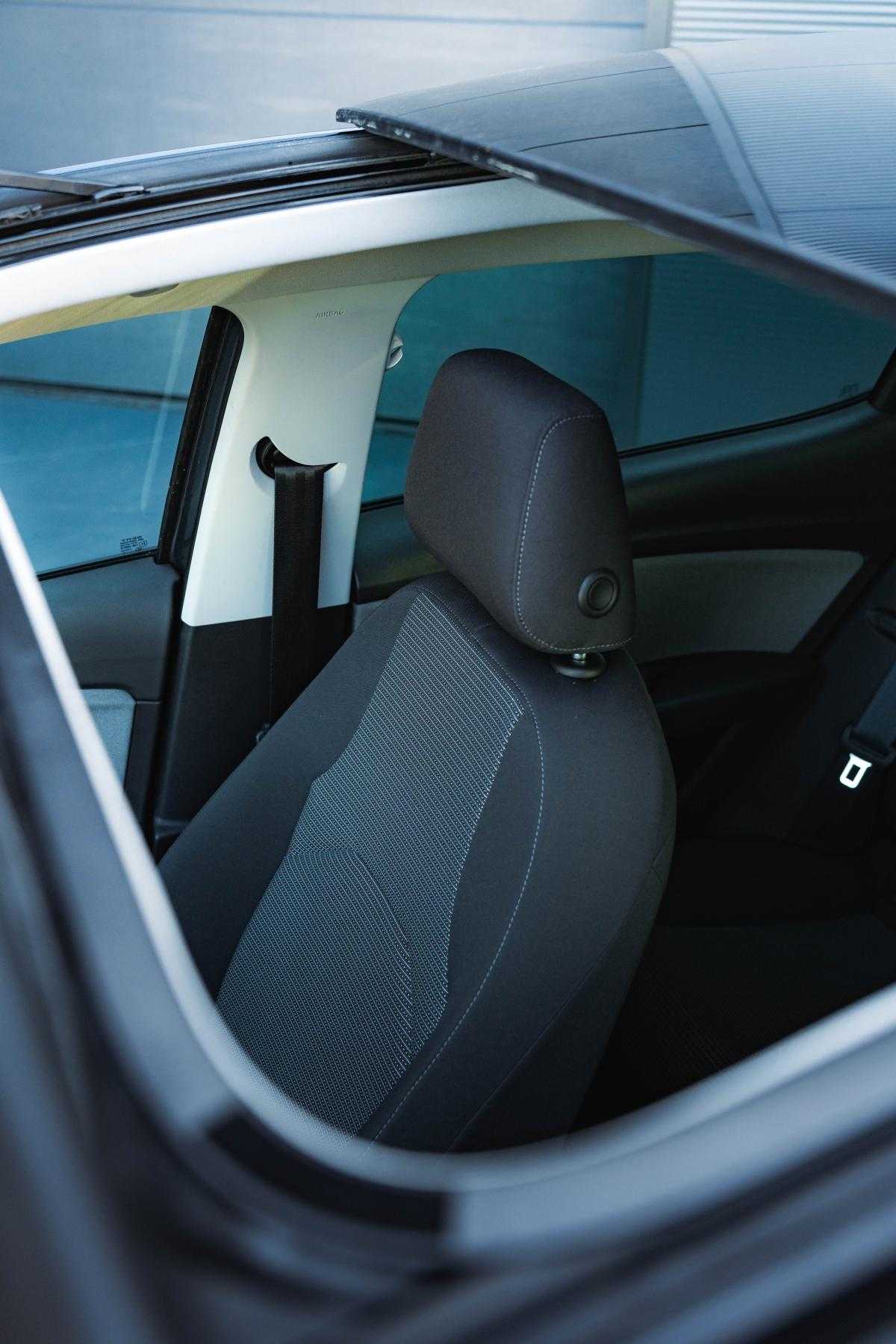 seat-leon-2019-diesel-1598cc