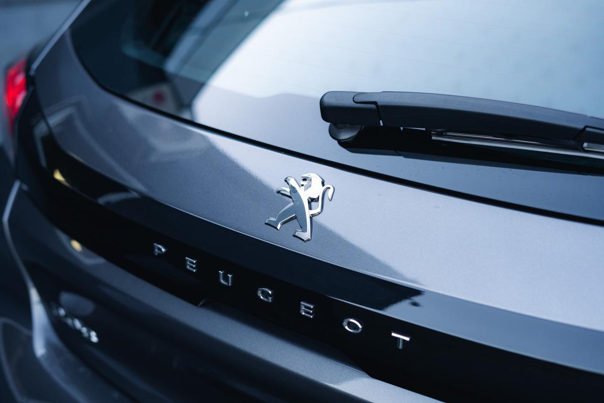 peugeot-208-2022-diesel-1499cc