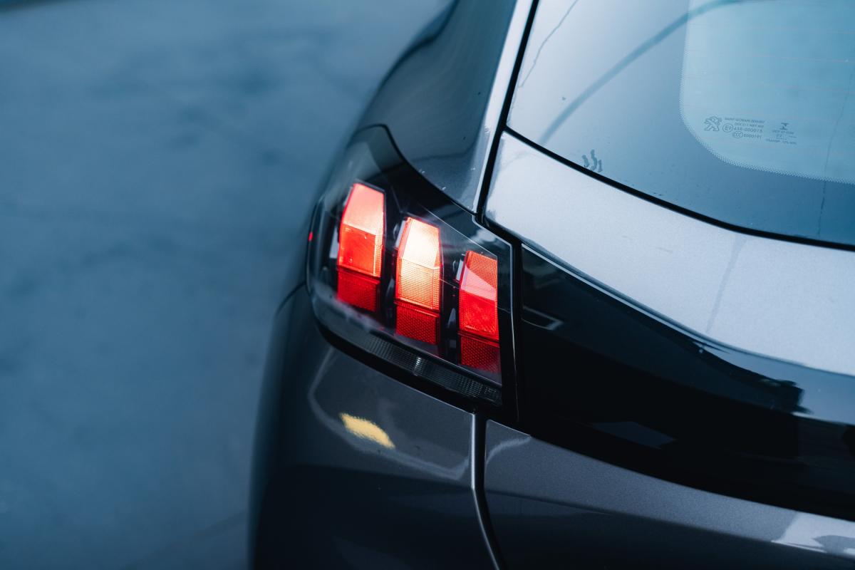 peugeot-208-2022-diesel-1499cc