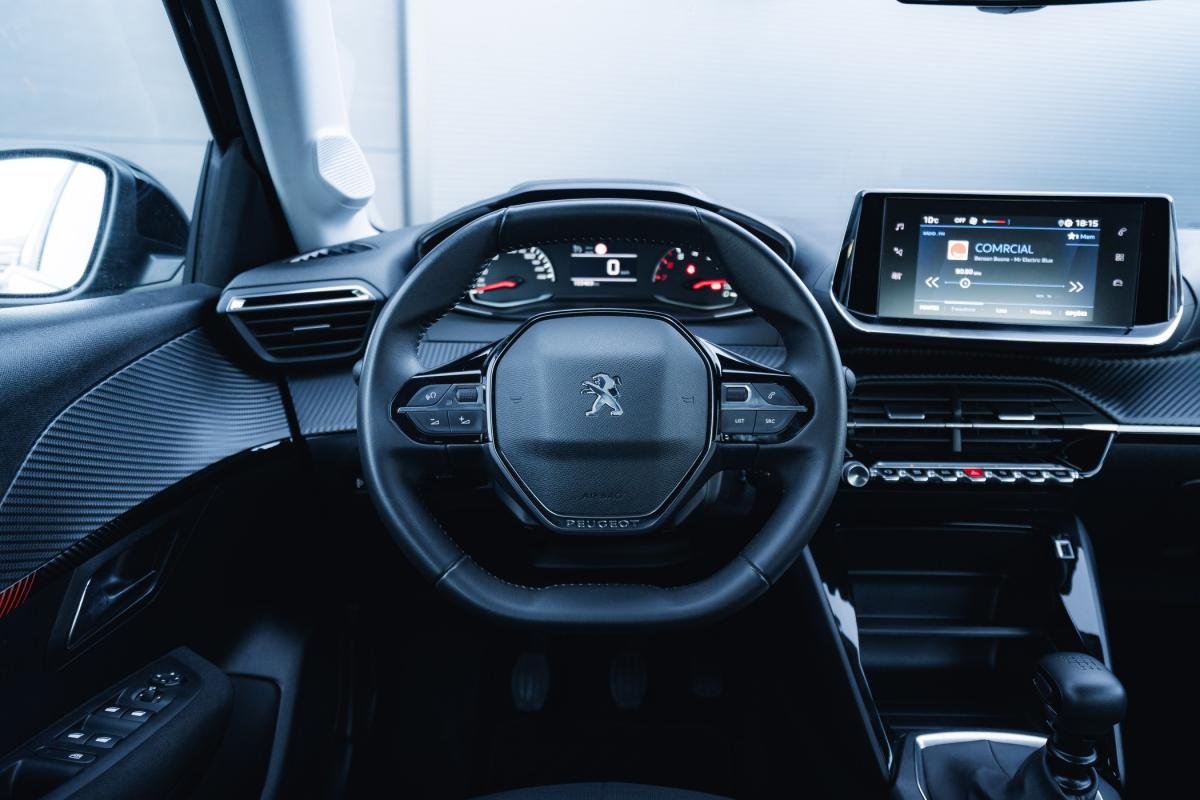 peugeot-208-2022-diesel-1499cc