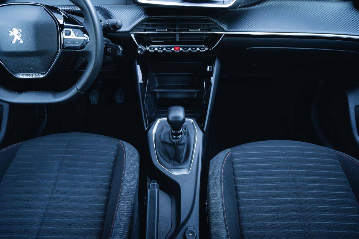 peugeot-208-2022-diesel-1499cc
