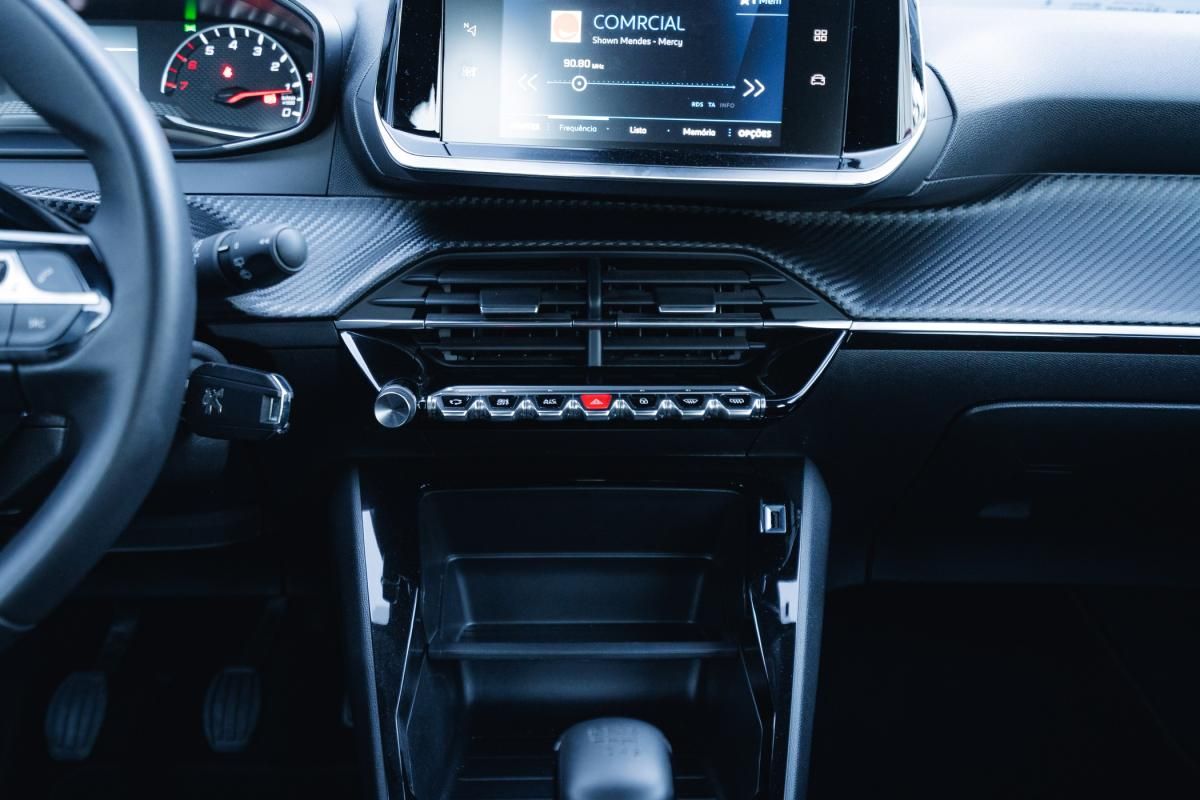 peugeot-208-2022-diesel-1499cc