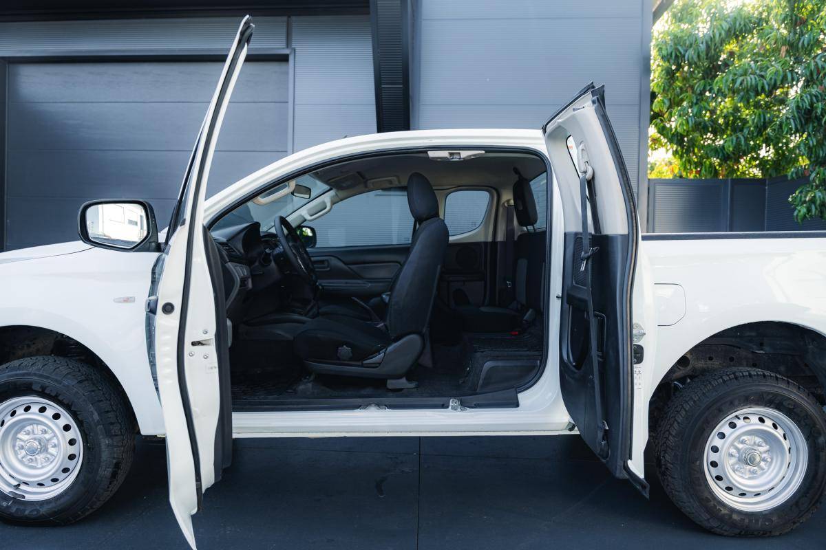 mitsubishi-l200-2018-diesel-2442cc
