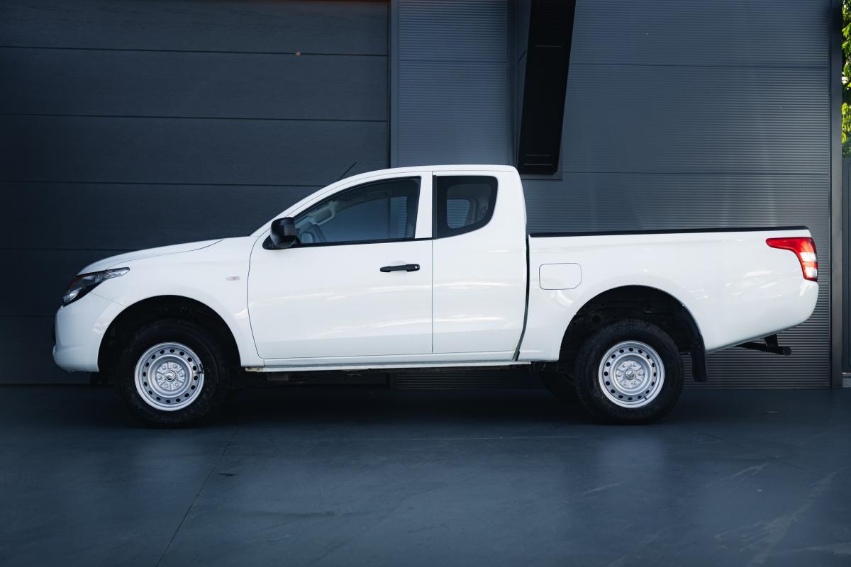 mitsubishi-l200-2018-diesel-2442cc