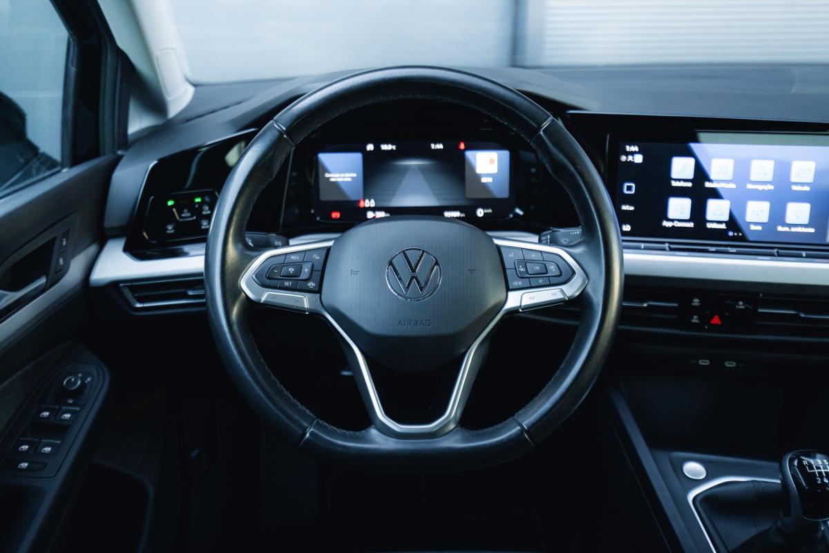 volkswagen-golf-2023-gasolina-999cc