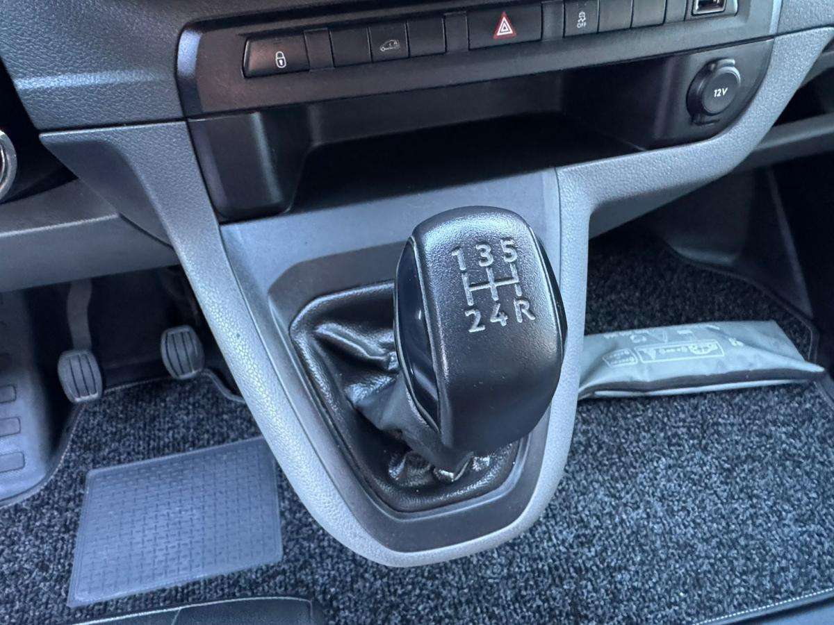 peugeot-expert-2019-diesel-1560cc