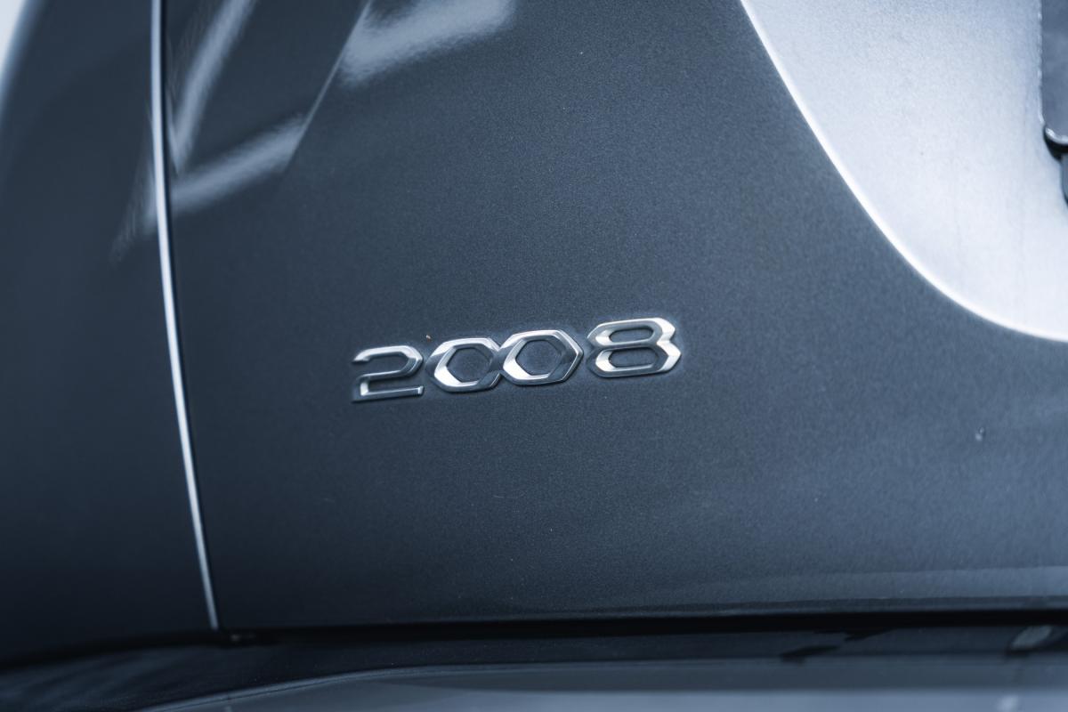 peugeot-2008-2022-diesel-1499cc
