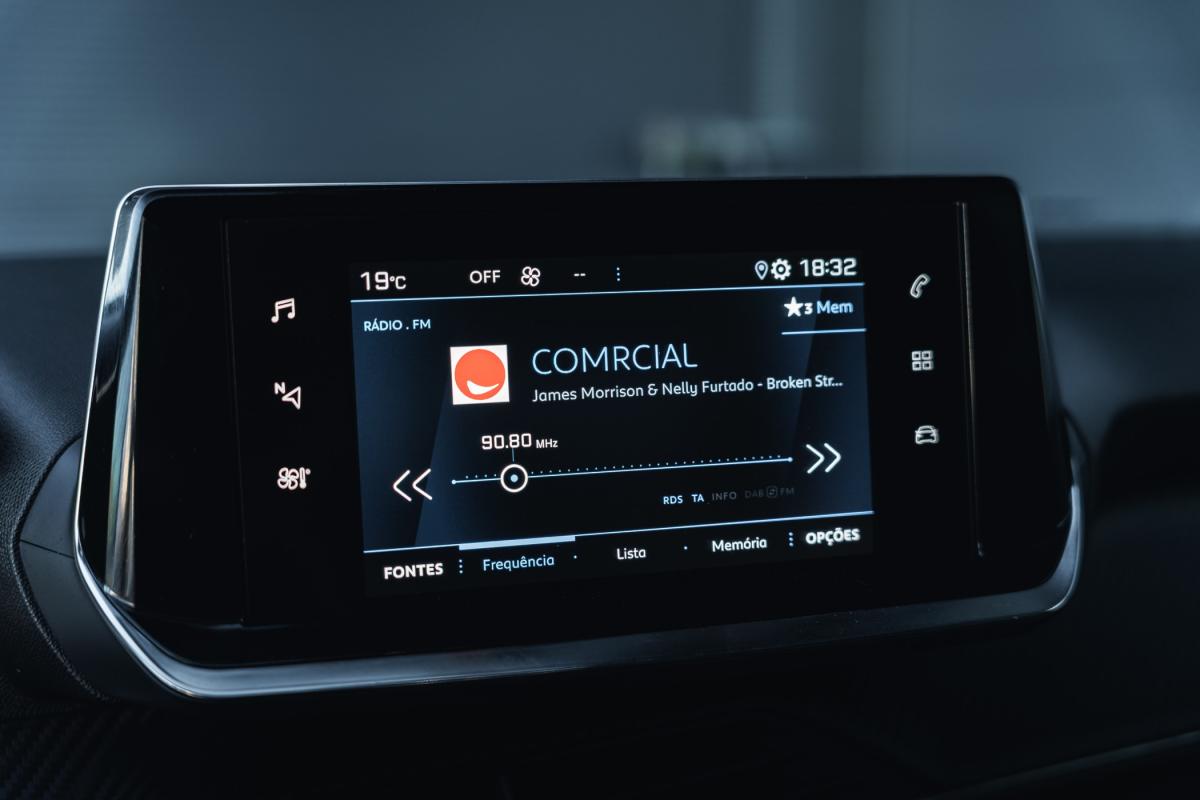 peugeot-2008-2022-diesel-1499cc