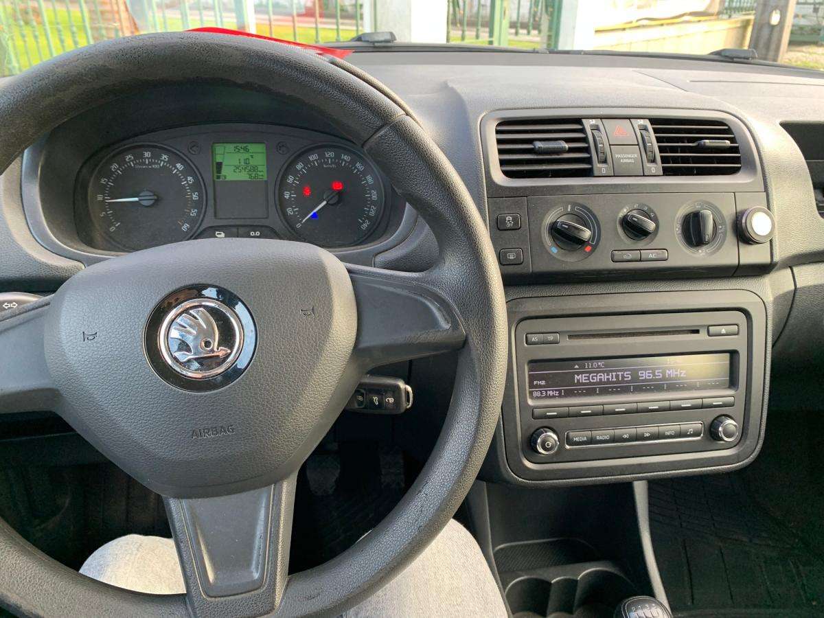 skoda-fabia-break-2014-diesel-1199cc