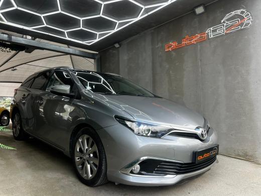 toyota-auris-touring-sports-2015-diesel-1598cc