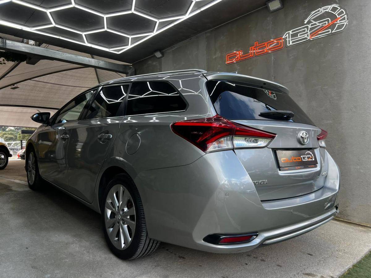 toyota-auris-touring-sports-2015-diesel-1598cc