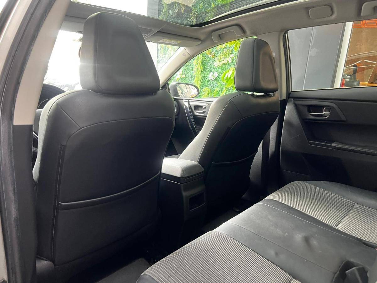 toyota-auris-touring-sports-2015-diesel-1598cc