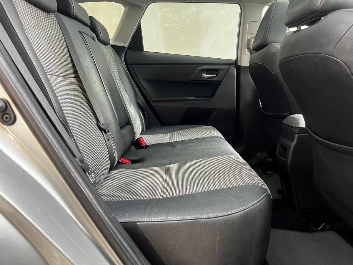 toyota-auris-touring-sports-2015-diesel-1598cc