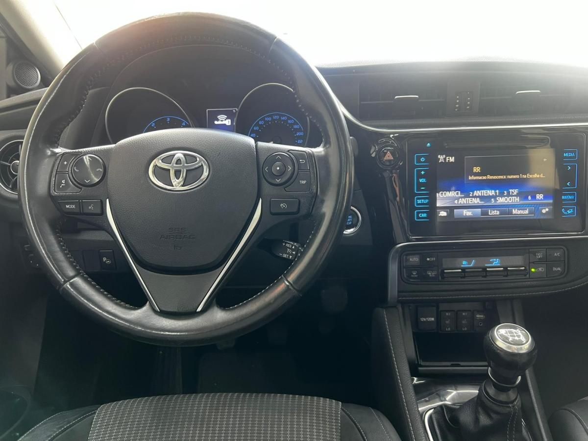 toyota-auris-touring-sports-2015-diesel-1598cc