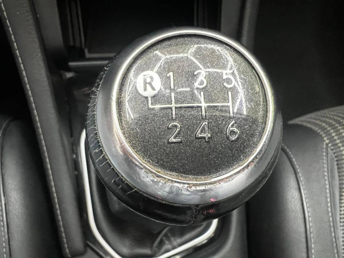 toyota-auris-touring-sports-2015-diesel-1598cc
