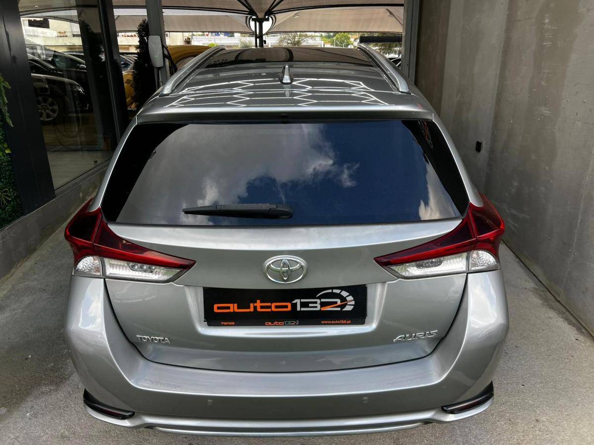 toyota-auris-touring-sports-2015-diesel-1598cc