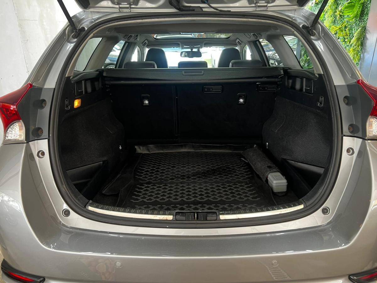 toyota-auris-touring-sports-2015-diesel-1598cc