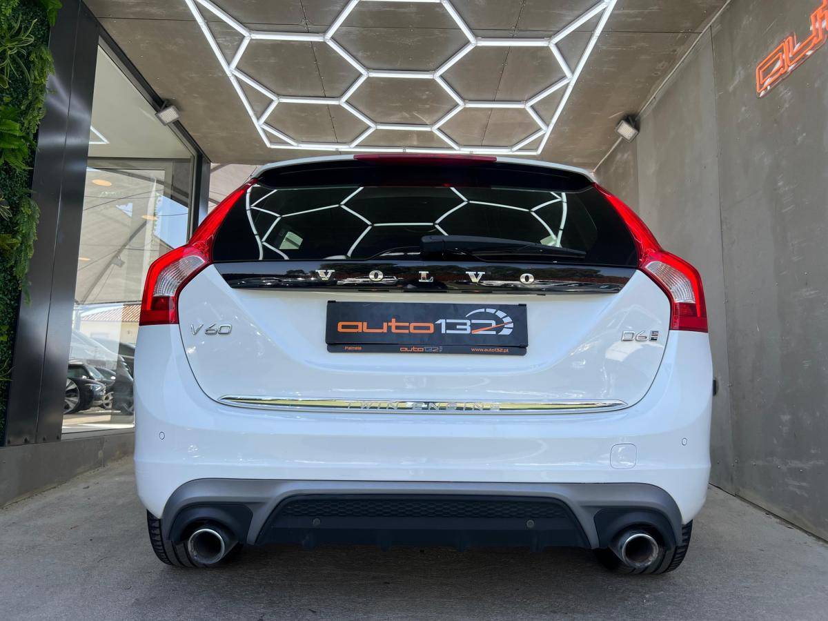 volvo-v60-2018-hibrido-a-diesel-2400cc