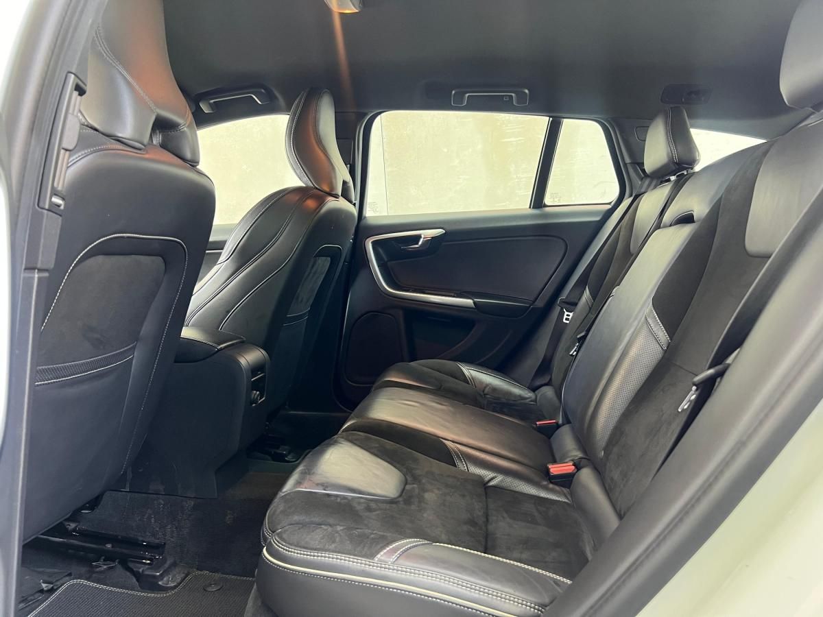 volvo-v60-2018-hibrido-a-diesel-2400cc