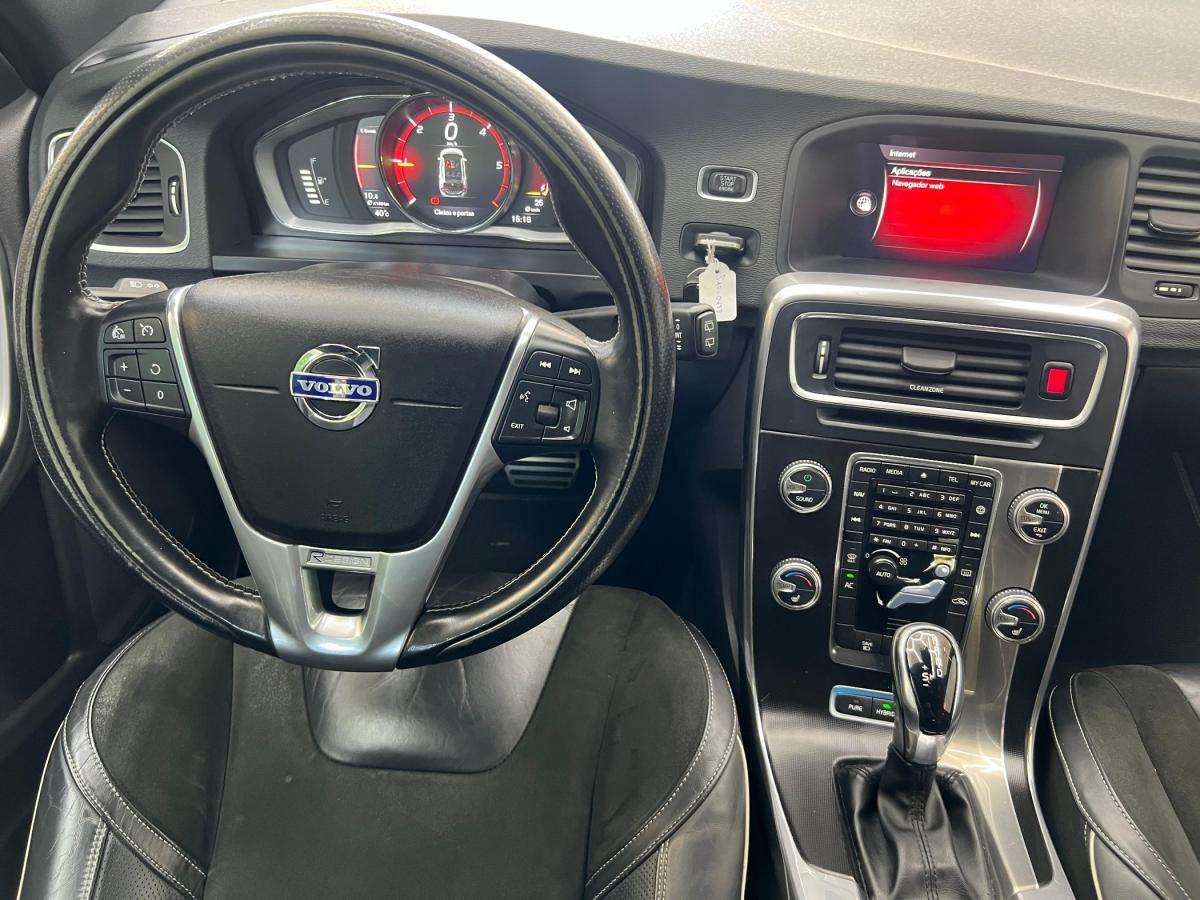 volvo-v60-2018-hibrido-a-diesel-2400cc