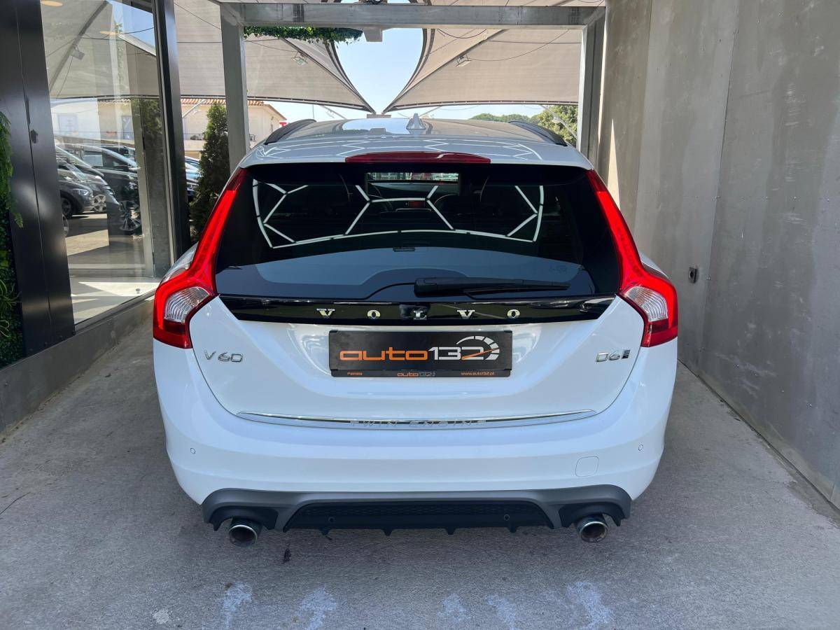 volvo-v60-2018-hibrido-a-diesel-2400cc