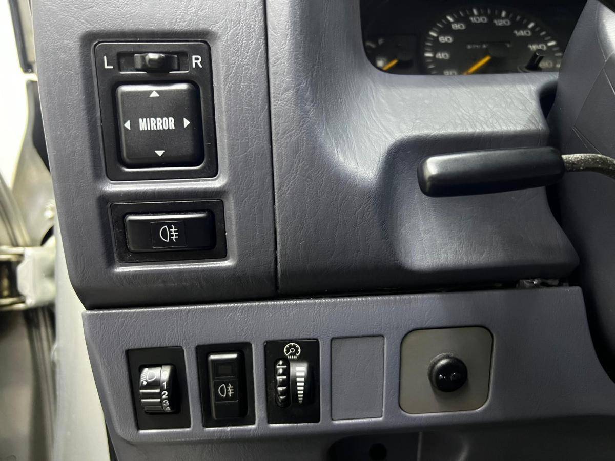 toyota-land-cruiser-1999-diesel-2982cc