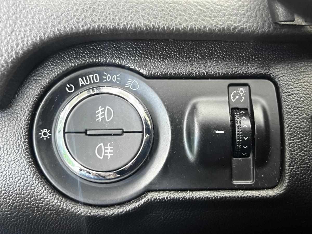 opel-insignia-sports-tourer-2010-diesel-1956cc