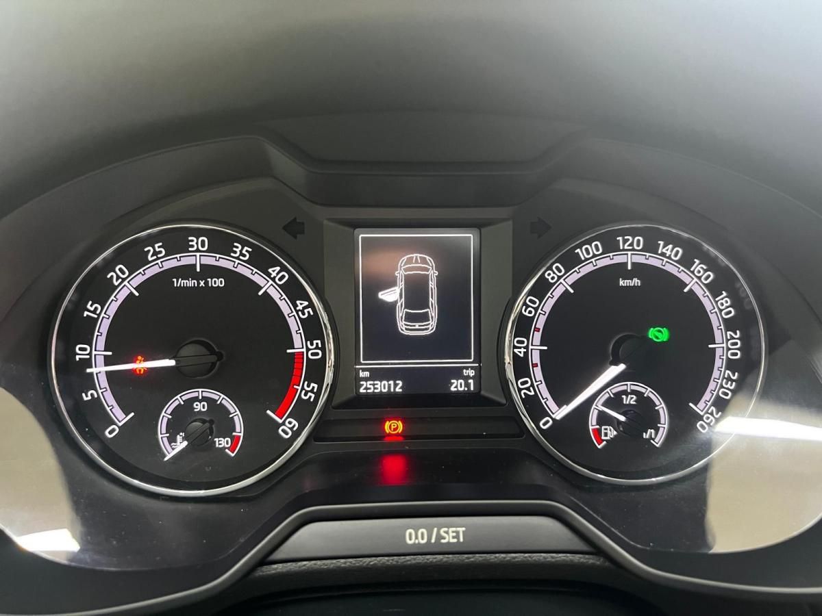 skoda-octavia-2017-diesel-1598cc