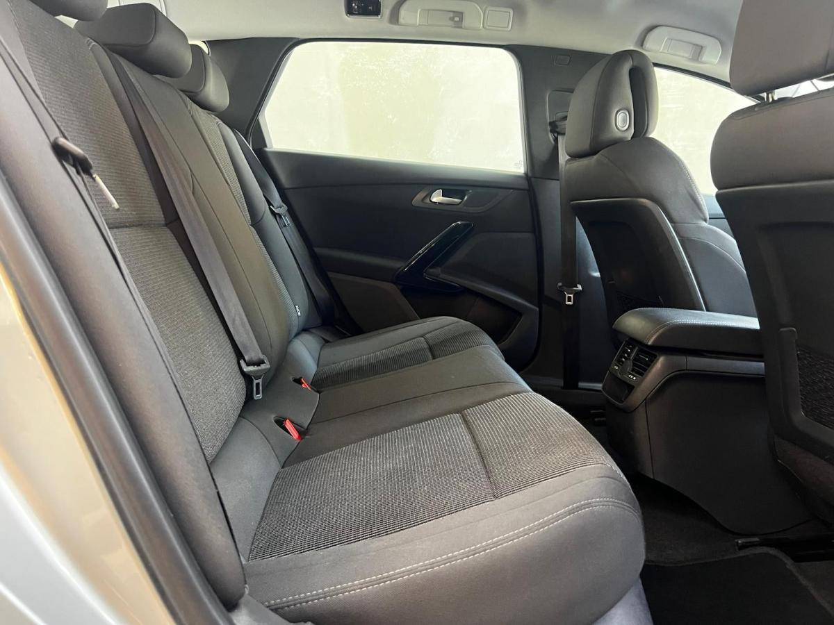 peugeot-508-sw-2015-diesel-1560cc