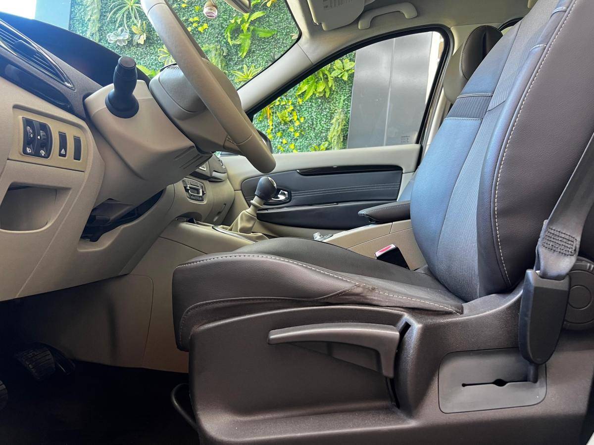 renault-scenic-2011-diesel-1461cc