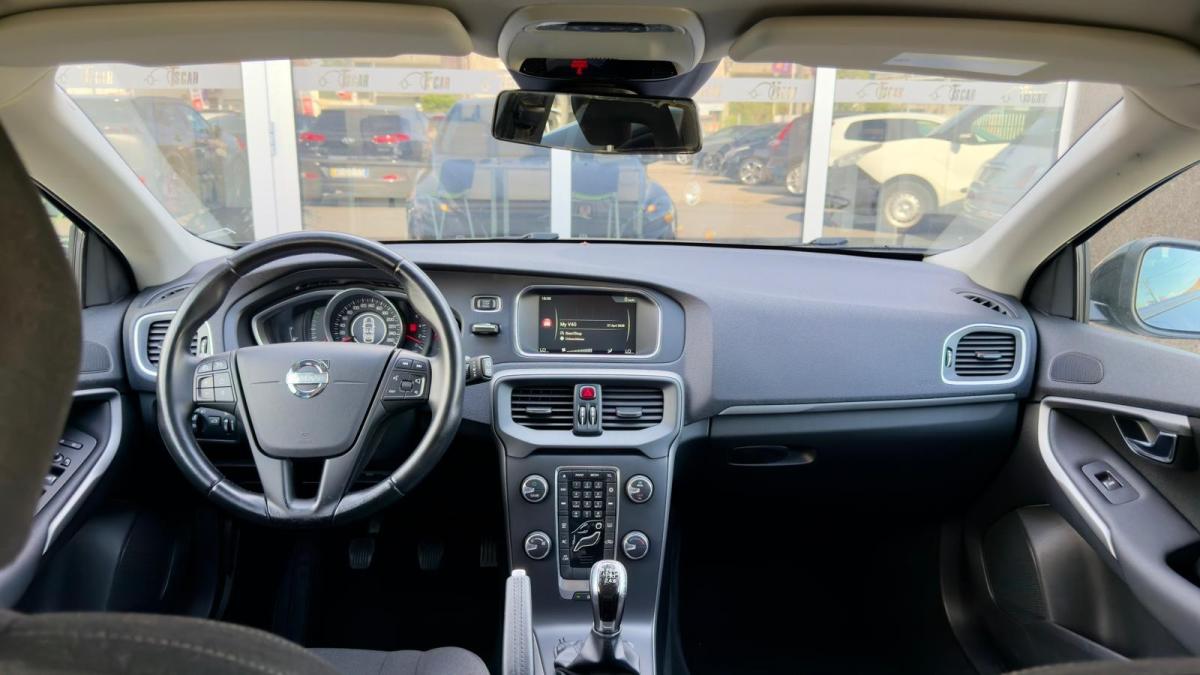 volvo-v40-2014-diesel-1560cc