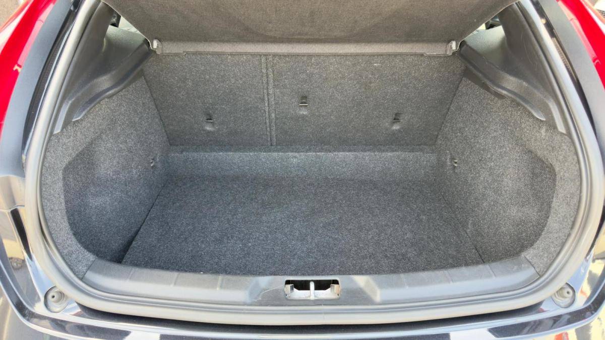 volvo-v40-2014-diesel-1560cc