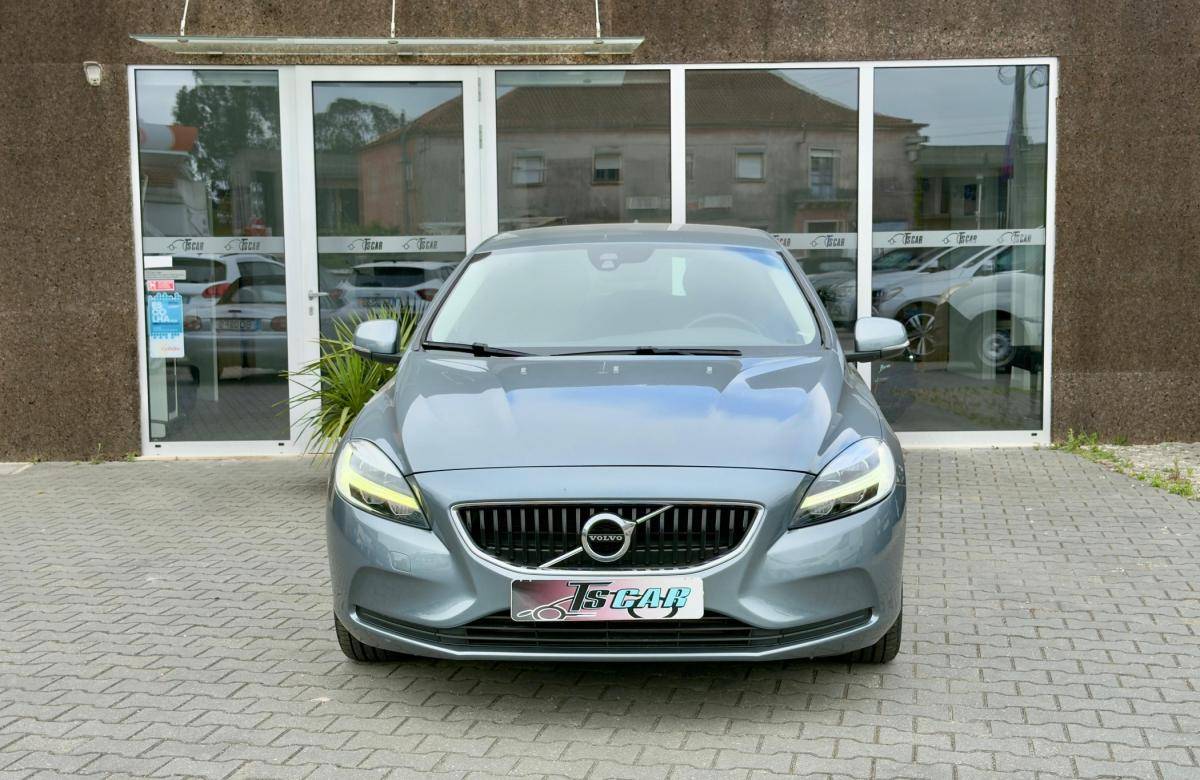 volvo-v40-2019-gasolina-1498cc