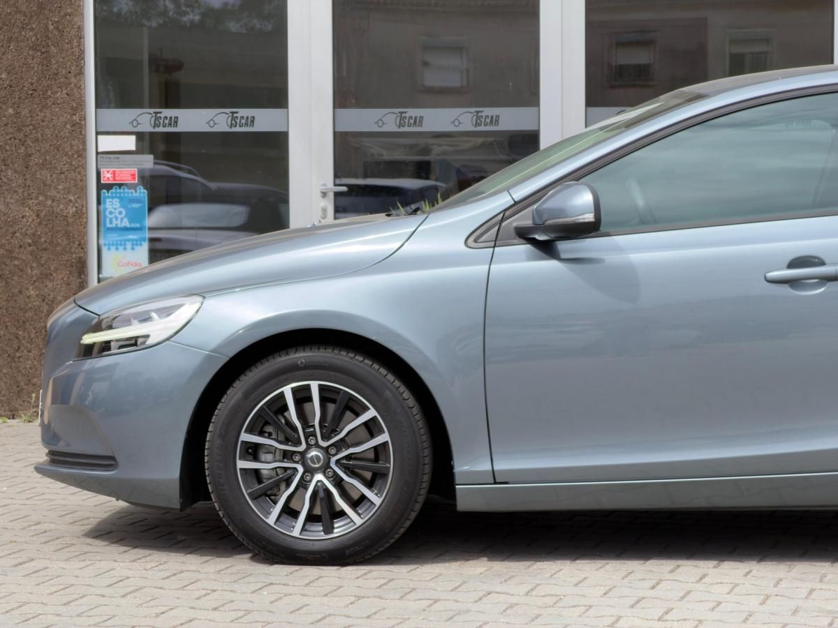 volvo-v40-2019-gasolina-1498cc