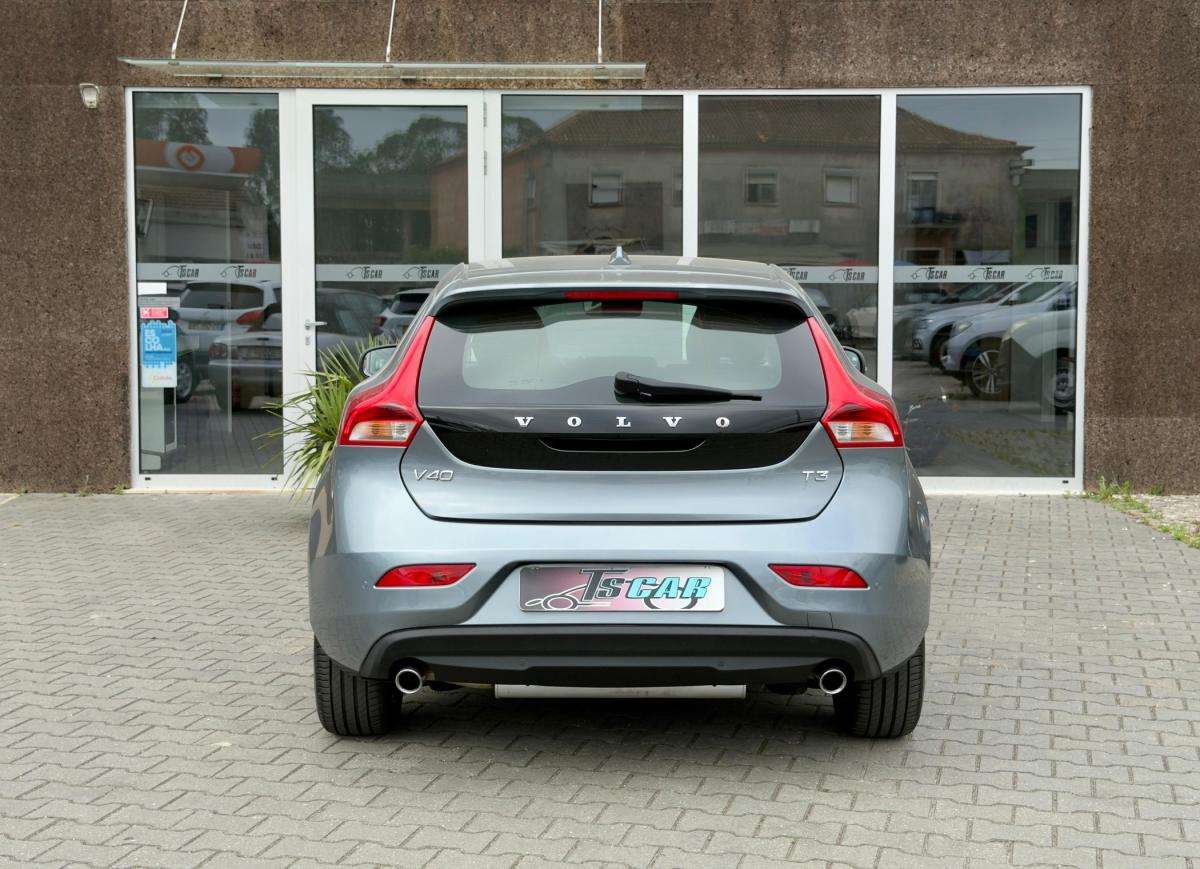 volvo-v40-2019-gasolina-1498cc