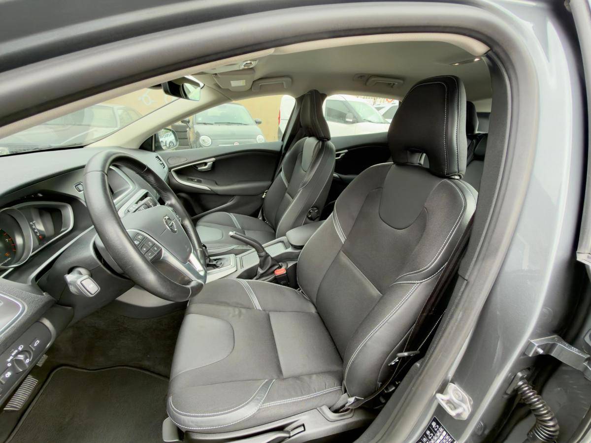 volvo-v40-2019-gasolina-1498cc