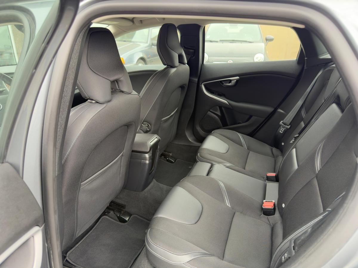 volvo-v40-2019-gasolina-1498cc