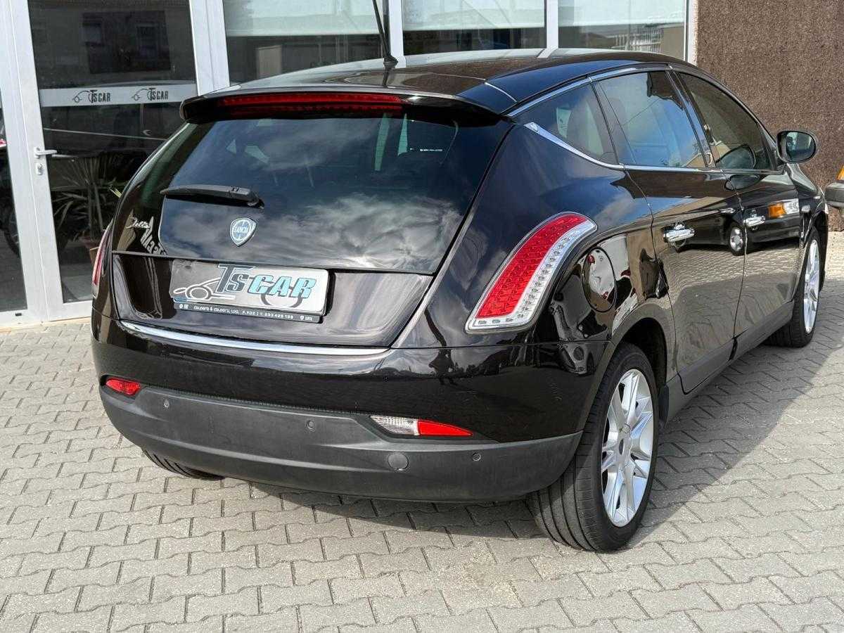 lancia-delta-2011-diesel-1598cc
